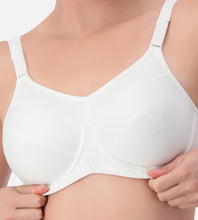 Load image into Gallery viewer, Triumph Triaction Ultra Wired Sports Bra