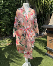 Load image into Gallery viewer, Blazing Daisy Cotton Kimono