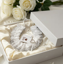 Load image into Gallery viewer, Bride Horseshoe White with bow and Diamanté Heart