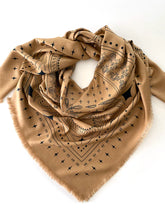 Load image into Gallery viewer, Dark Hampton x ELLIE COMPTON THE HOLDEN WOOL SILK Tan and Navy