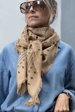 Load image into Gallery viewer, Dark Hampton x ELLIE COMPTON THE HOLDEN WOOL SILK Tan and Navy