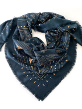 Load image into Gallery viewer, Dark Hampton x ELLIE COMPTON THE QUIN WOOL SILK SCARF Navy and Tan