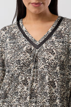 Load image into Gallery viewer, Yuu Leopard Pj set Y247L6 Black Pyjamas