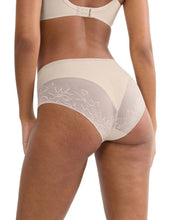 Load image into Gallery viewer, Comfort Shaping Lace Maxi Triumph Brief Knicker