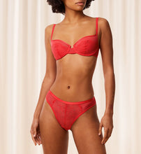 Load image into Gallery viewer, Triumph Delightful Spotlight Bra in Red W