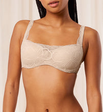 Load image into Gallery viewer, Triumph Body Make-up illusion lace balconette Bra