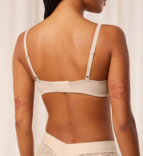 Load image into Gallery viewer, Triumph Body Make-up illusion lace balconette Bra