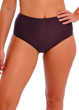 Load image into Gallery viewer, Smoothease Invisable Stretch Full Brief Knicker