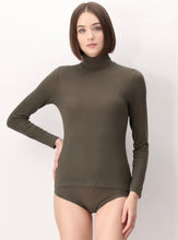 Load image into Gallery viewer, Oroblu Perfect Line Cashmere Turtle Neck Long Sleeve VOBT67057