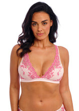 Load image into Gallery viewer, Wacoal Embrace Lace Soft Cup Bra Bralette