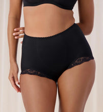 Load image into Gallery viewer, Triumph Something Else tum-e-lace Panty