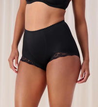 Load image into Gallery viewer, Triumph Something Else tum-e-lace Panty