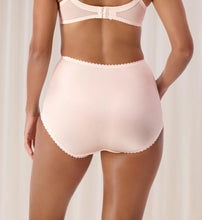Load image into Gallery viewer, Triumph Something Else tum-e-lace Panty