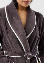Load image into Gallery viewer, Yuu Dressing Gown/Robe with Satin Trim in different colours Y806