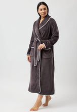 Load image into Gallery viewer, Yuu Dressing Gown/Robe with Satin Trim in different colours Y806