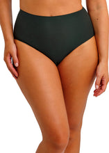Load image into Gallery viewer, Smoothease Invisable Stretch Full Brief Knicker