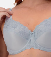 Load image into Gallery viewer, Embroidered Minimiser Triumph Wired Bra