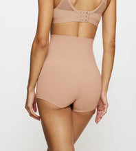 Load image into Gallery viewer, TRIUMPH SOFT SCULPT BANDEAU SHORT