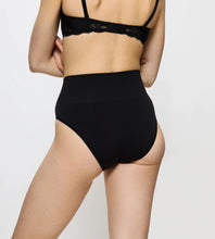 Load image into Gallery viewer, TRIUMPH SOFT SCULPT BANDEAU MAXI BRIEF KNICKER