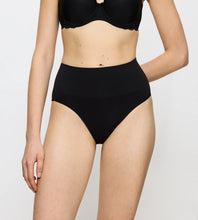 Load image into Gallery viewer, TRIUMPH SOFT SCULPT BANDEAU MAXI BRIEF KNICKER